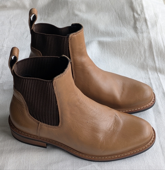 Nisolo Carmen Chelsea Boot - Picture 4 of 12